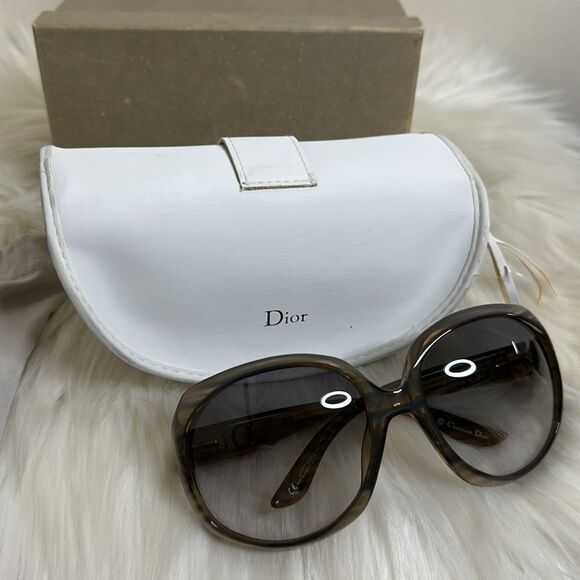 ?Authentic Dior  Sunglasses with Case?